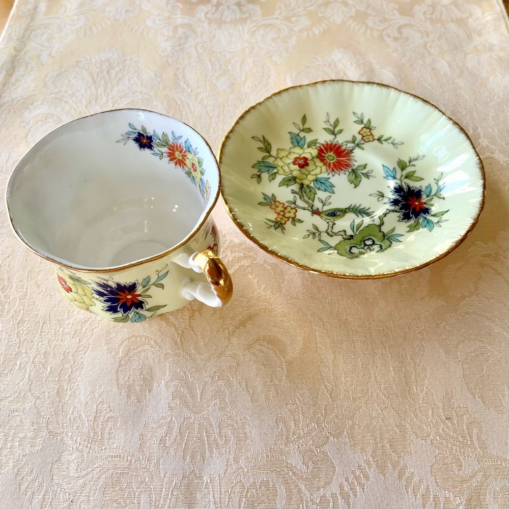 Paragon Oriental Series china cup and saucer - Picture 9 of 9
